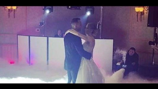 Acosó a una moza en su propio casamiento y fue detenido durante la fiesta