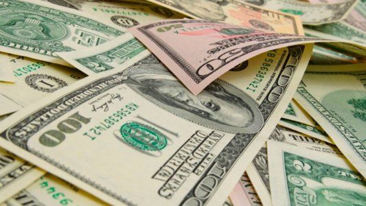 Compra mensual de 200 dólares: entre la preocupación del Gobierno y el trending topic en las redes por la caída del home banking