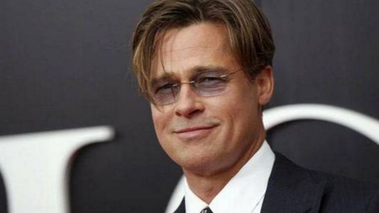 Video: Brad Pitt salva a una niña de ser aplastada por sus fans