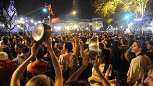 A 20 años de la crisis de 2001: las 10 claves para entender lo que pasó en Argentina