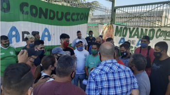 Camioneros bloquea un parque industrial y un empresario denuncia al gremio por violencia