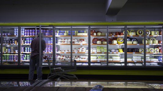 Menos tarjeta, récord online y compras más grandes: así cambiaron los hábitos de compras en pandemia