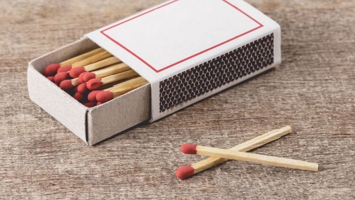 No tires las cajas de fósforos en casa