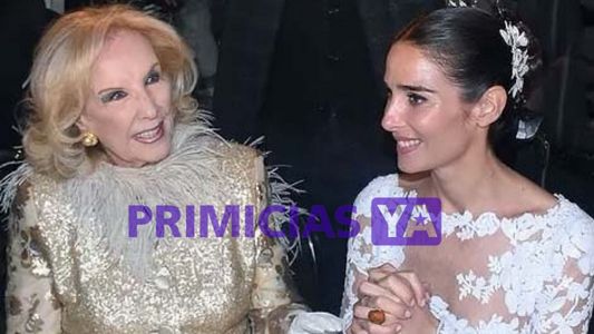 La sorpresa que Juana Viale le dio a Mirtha Legrand: desfiló vestida de novia