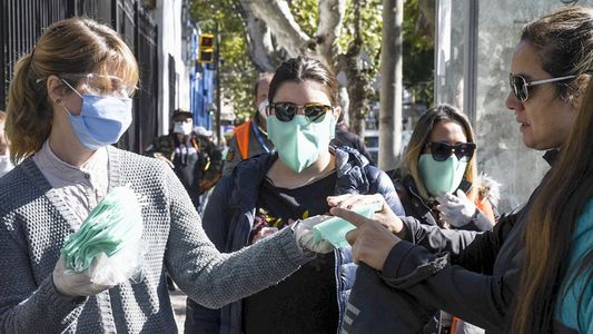 Barbijos: el Gobierno lanzó un protocolo para que no se use más al aire libre