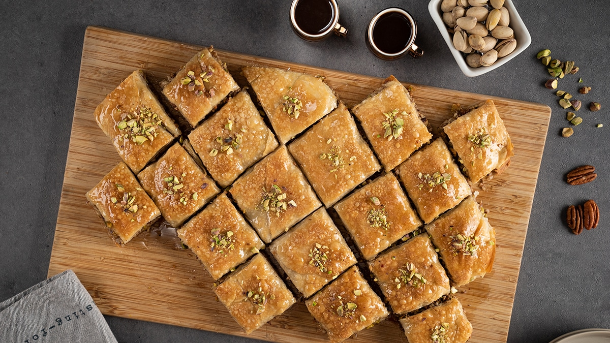 BAKLAVA receta: el postre más DORADO y CRUJIENTE que te hará chupar los dedos