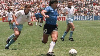 La camiseta que usó Argentina ante Inglaterra en el ’86 se compró en la calle y se cosió a mano un día antes del partido