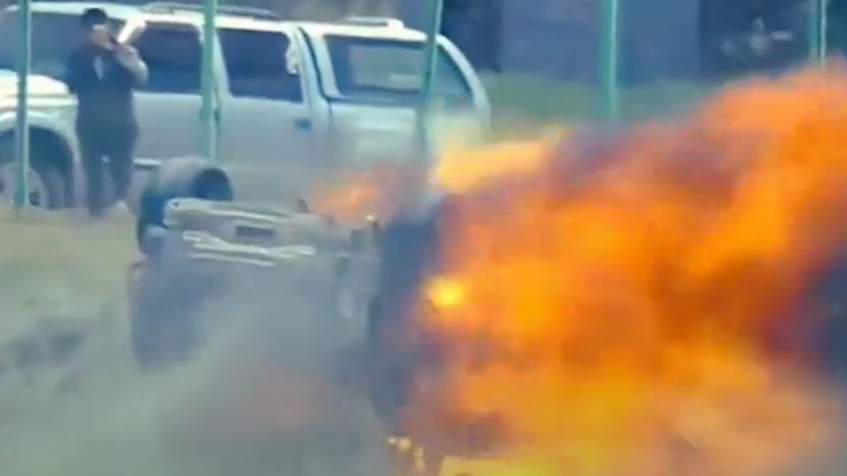 Vuelco e incendio en una carrera de Turismo Nacional. (Foto: captura)