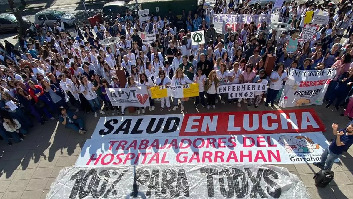 Trabajadores y trabajadoras del Hospital Garrahan realizar&aacute;n una movilizaci&oacute;n al Ministerio de Econom&iacute;a el jueves.&nbsp;
