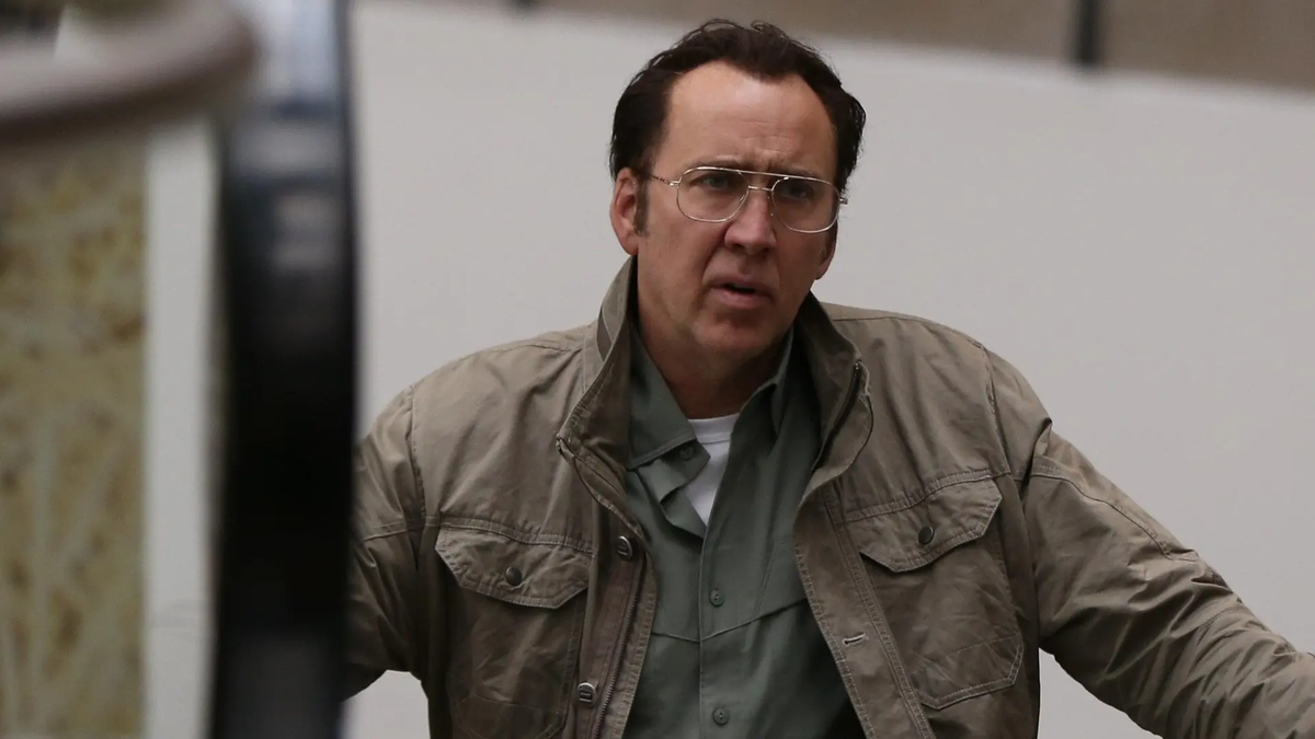 Laurence Fishburne y Nicolas Cage, una dupla explosiva en esta trama llena de traiciones y adrenalina. Foto: Netflix. Laurence Fishburne y Nicolas Cage, una dupla explosiva en esta trama llena de traiciones y adrenalina. Foto: Netflix.