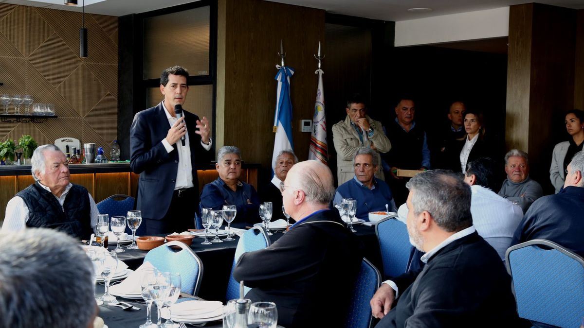 Wado de Pedro, durante el encuentro con la CGT.