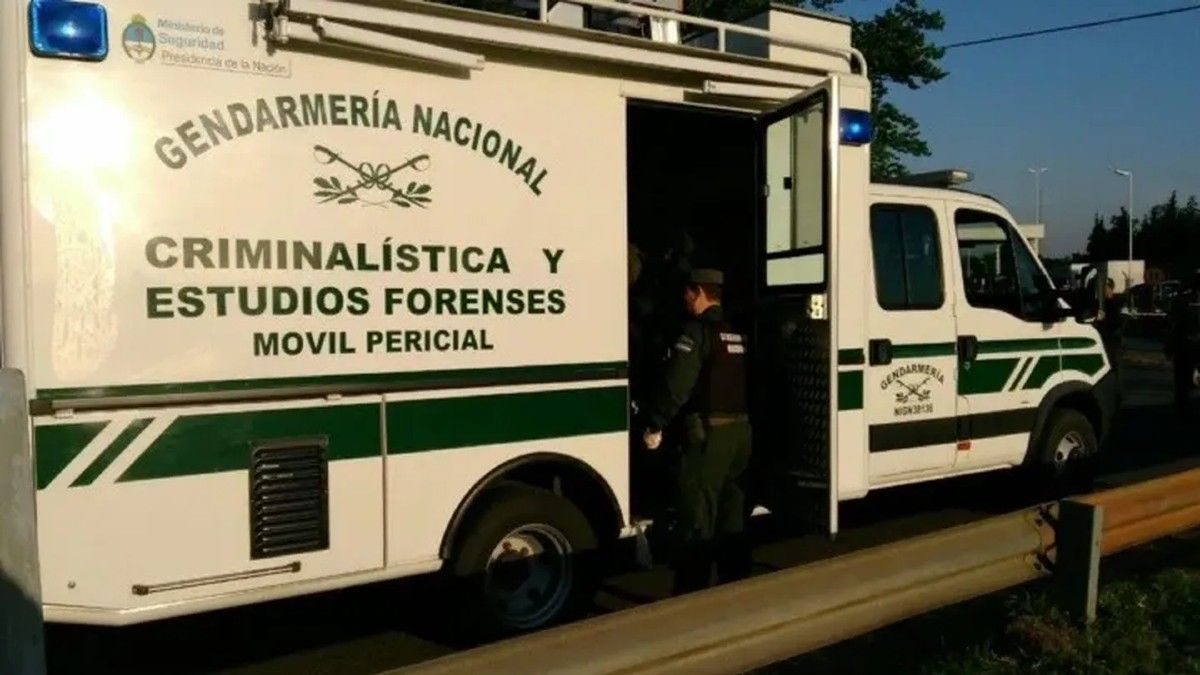 Gendarmería Nacional realizó las pericias en la escena: la menor fue intervenida quirúrgicamente y está fuera de peligro. (Foto: Gendarmería)
