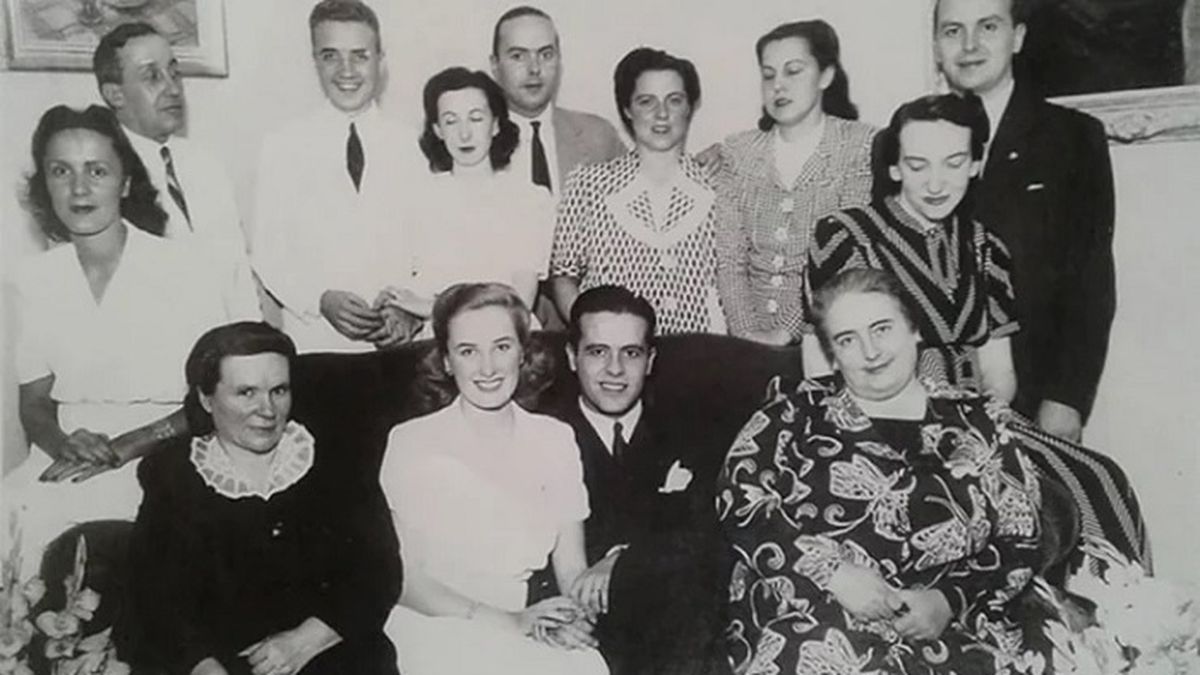 Mirtha Legrand y Julio Albar Díaz, su primer novio, durante el compromiso formal que finalmente se rompió cuando la actriz conoce a Daniel Tinayre.