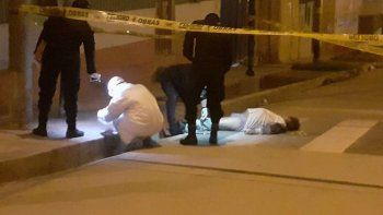 Un jubilado de 72 años se desvanece en plena calle y muere por coronavirus en Perú