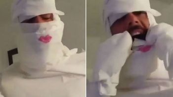 Ricky Martin preparó un disfraz casero por Halloween: ¡La momia blanca!