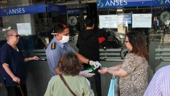 Jubilaciones, Pensiones, AUH y AUE: quiénes cobran este miércoles 19