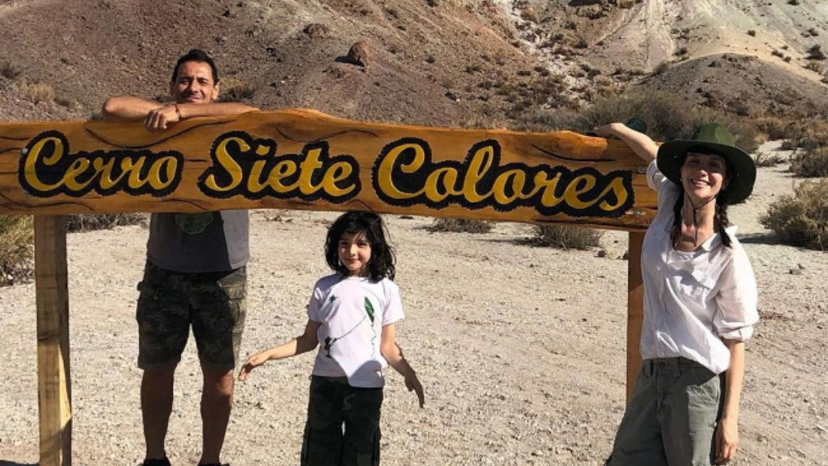 Natalia Oreiro junto a Ricardo Mollo y su hijo Atahualpa en Mendoza, durante el rodaje de Los Rojas.