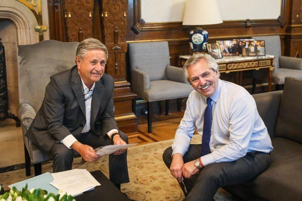 La lista del escándalo: quiénes son los vacunados VIP del Gobierno