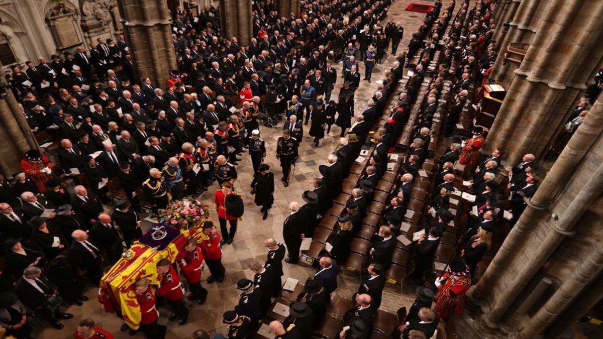 2.000 invitaos especiales en la Abadía de Westminster (Foto: Captura de TV)