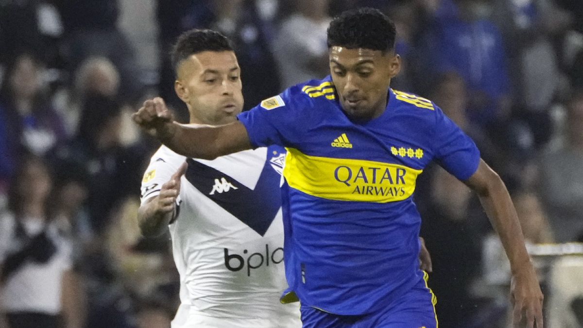 Janson y Medina en el primer tiempo entre Vélez y Boca.