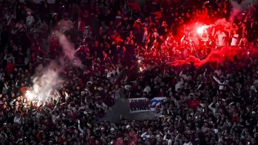 River fue multado por la Conmebol por el uso de bengalas en la Libertadores y el Monumental corre riesgo