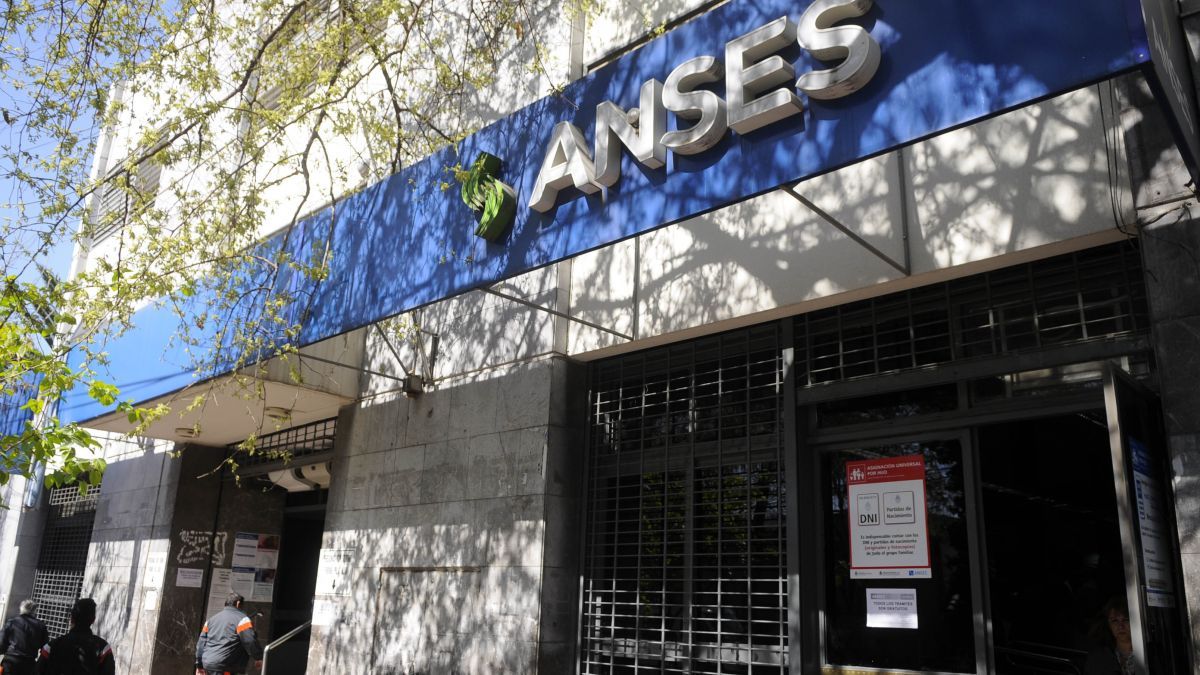 En diez días, la ANSES ya otorgó más de 700 mil nuevos créditos a jubilados y beneficiarios de planes sociales