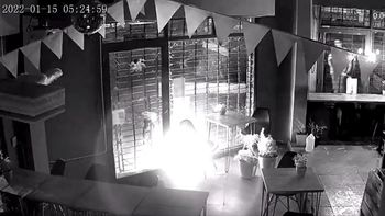 Intentaron incendiar el espacio cultural LGTB Maricafé y ahora piden que se esclarezca el ataque