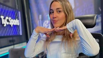 Florencia Chiusano cantó en los festejos de la Selección Argentina y recibió fuertes críticas. Florencia Chiusano cantó en los festejos de la Selección Argentina y recibió fuertes críticas.