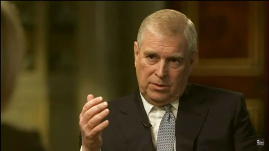 La transpiración del príncipe Andrés: una clave para una acusación de supuesto abuso que toca a la Corona Británica