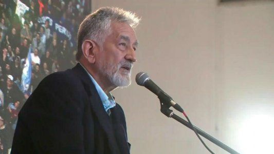 En su festejo, El Alberto se quedó varios minutos callado, se autoaplaudió y dijo que su triunfo es el de una nueva generación