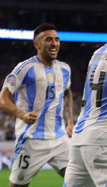 Lisandro Martínez convirtió su primer gol en la Selección Argentina y abrió el marcador ante Ecuador