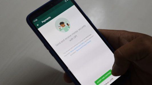 Un banco ofrece una cuenta gratuita para operar a través de WhatsApp