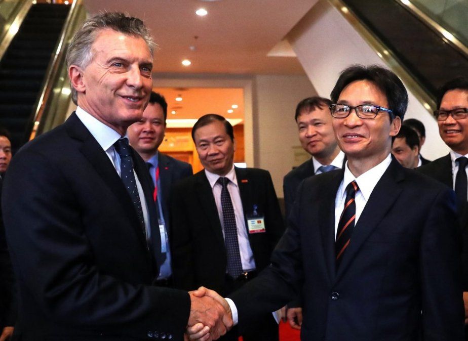 Macri llega a Abu Dhabi para una visita exprés, en su última escala de la gira asiática