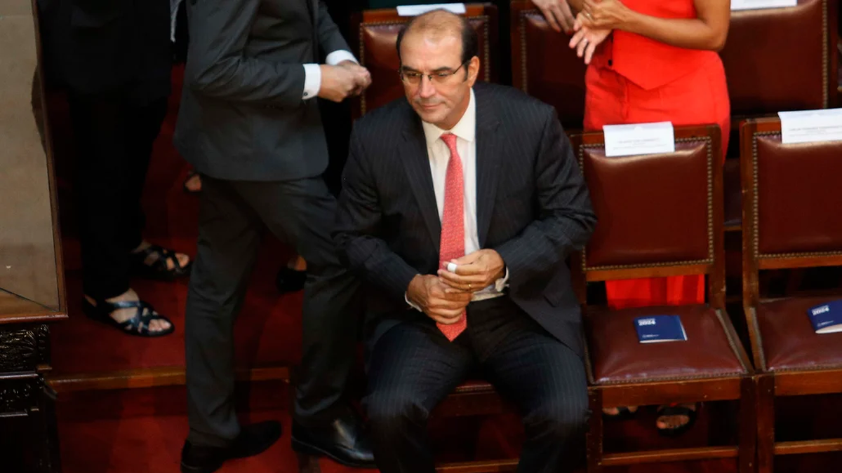 ¿Se queda&nbsp; se va?. La Casa Rosada sostiene la legalidad de la designación de Manuel García Mansilla por decreto