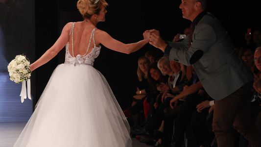 Fantino acompañó a su mujer que desfiló vestida de novia