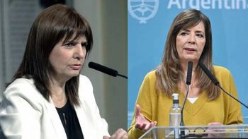 Una decepción: Patricia Bullrich y Gabriela Cerruti se cruzaron por la caravana de la Selección argentina
