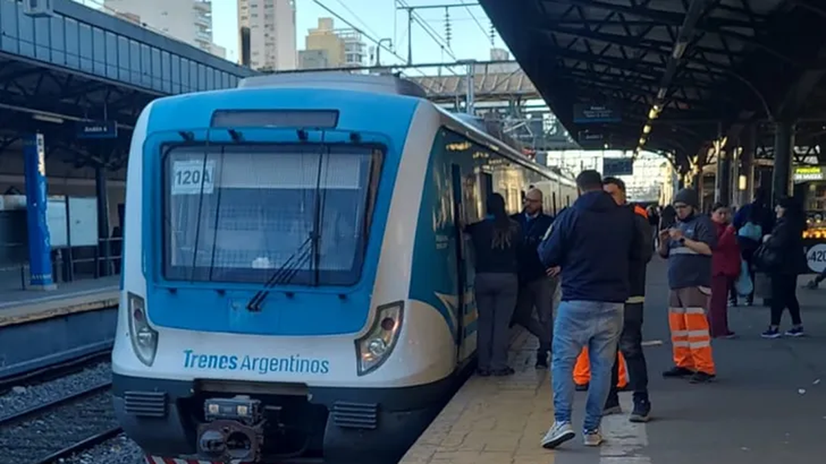 Un tren arrolló a un hombre en Lomas de Zamora y hubo demoras en plena hora pico. (Foto: gentileza La Unión)