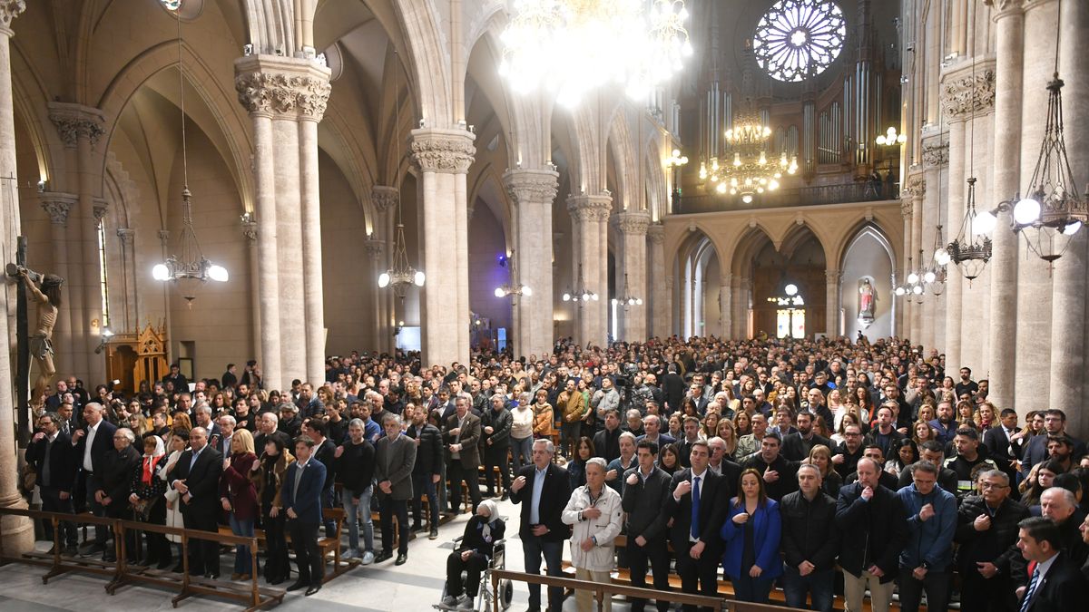 El presidente Alberto Fernández participa esta tarde en la basílica de Nuestra Señora de Luján de la denominada Misa por la paz y la fraternidad de los argentinos