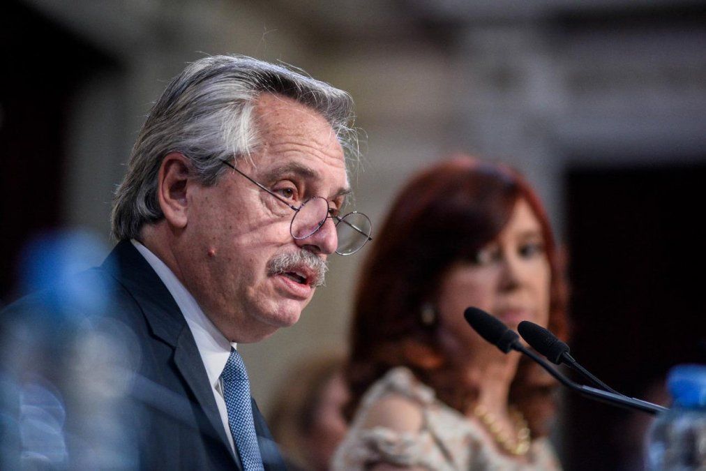 Con fuertes críticas a la oposición y el reconocimiento de errores en la vacunación, el Presidente abrió las sesiones ordinarias en el Congreso