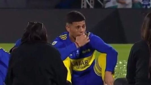 Pizza, birra, faso: el video de Marcos Rojo comiendo y fumando un cigarrillo luego del título con Boca