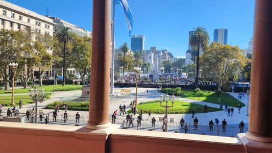 Con fuerte operativo policial, el Gobierno califica la marcha universitaria como política pero baja el tono de confrontación