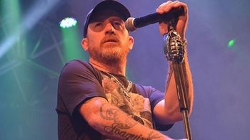 El cantante de La Beriso frenó al público que cantaba contra Macri