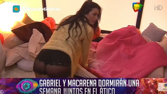 El look sexy de Macarena en su primera noche en el ático