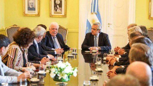 Alberto y el plan Navidad en paz: tras la sanción de superpoderes, prepara una batería de anuncios por decreto