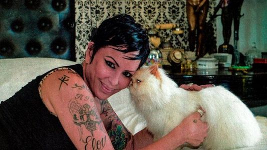 Daniela Cardone está muy triste por la salud de su gato Sofío