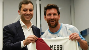 El gesto de River con Messi antes de su último partido: carnet de socio honorario, camiseta y un detalle mundialista