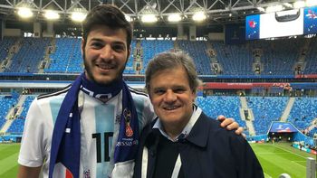 La foto en Rusia de Quique Sacco junto al hijo mayor de Débora Pérez Volpin