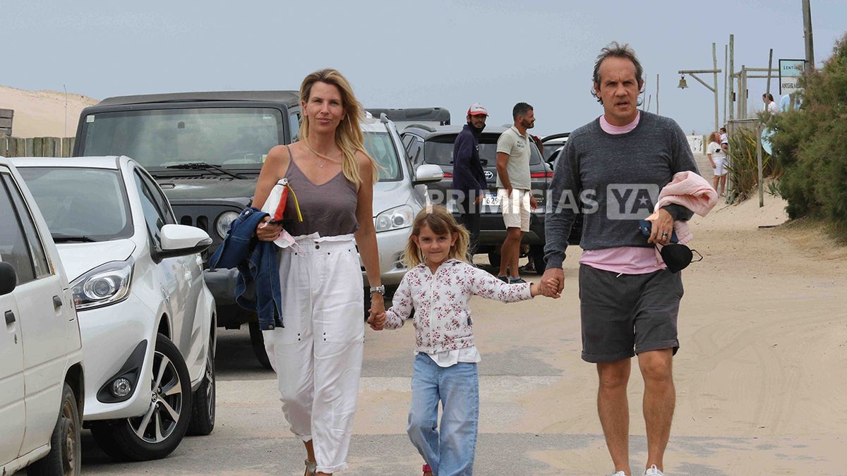 Carolina, su pareja Diego y su hija, Guadalupe. Cr&eacute;dito: RS Fotos.