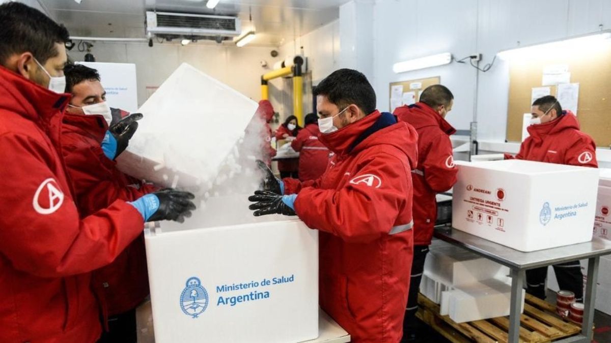 Comenzó la distribución de vacunas Moderna en todo el país. Foto: Archivo.