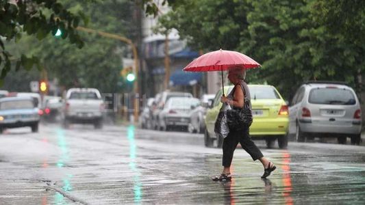 Llegó el clima otoñal: llueve en el AMBA y emiten alerta amarillo por tormentas en ocho provincias